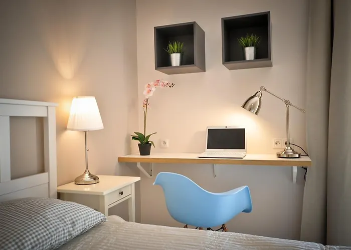 Unique Aquarius Ii *